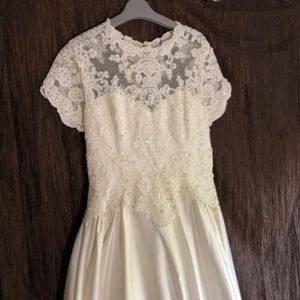 Bianchi custom wedding dress Sz 10 s/s no train